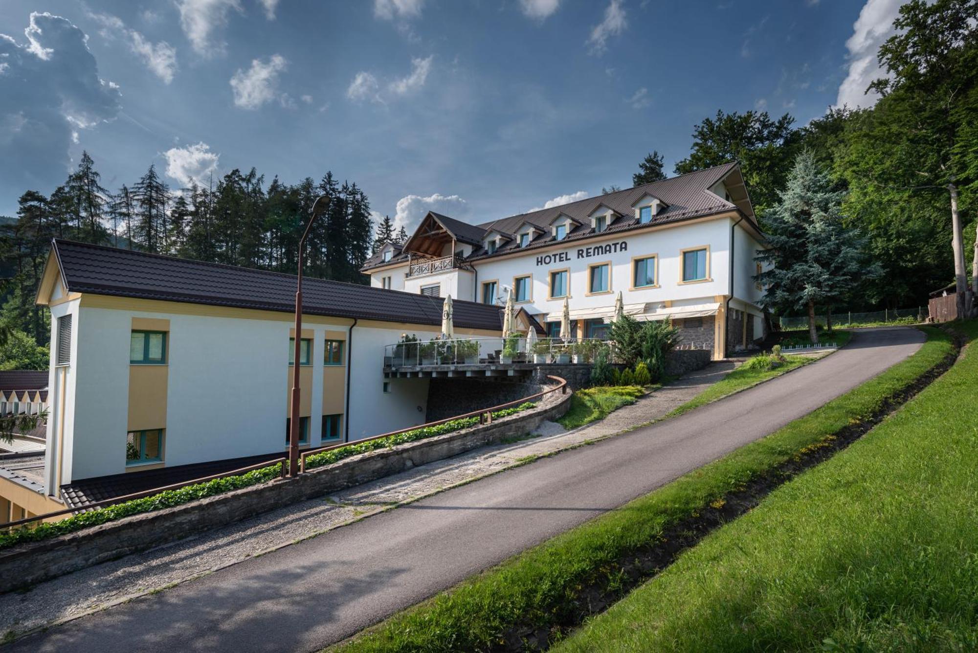 Horsky Hotel Remata Raztocno Eksteriør billede
